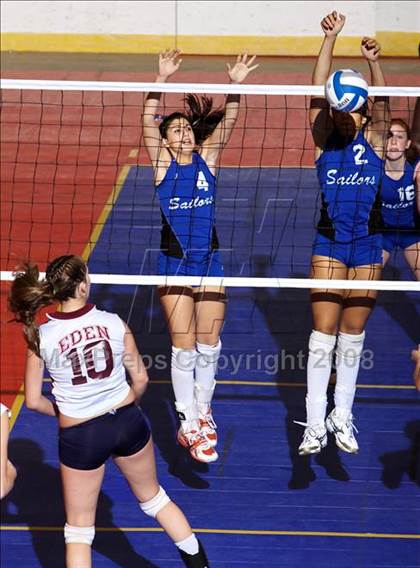 Thumbnail 2 in Eden vs. Hudson (NYSPHSAA Class B Final) photogallery.