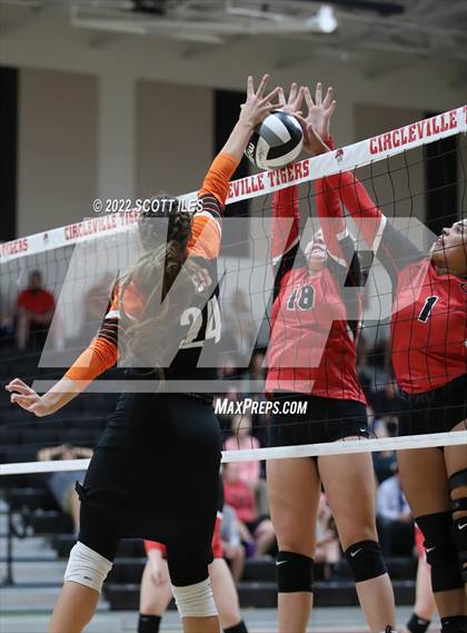 Thumbnail 2 in Amanda-Clearcreek @ Circleville photogallery.
