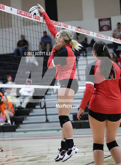 Thumbnail 2 in Amanda-Clearcreek @ Circleville photogallery.