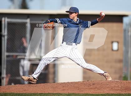 Thumbnail 2 in Del Campo @ Vista del Lago photogallery.