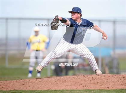 Thumbnail 1 in Del Campo @ Vista del Lago photogallery.