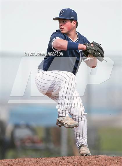 Thumbnail 1 in Del Campo @ Vista del Lago photogallery.