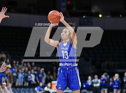 Thumbnail 1 in Liberty vs. Central (MSHSAA Class 5 Sectional) photogallery.