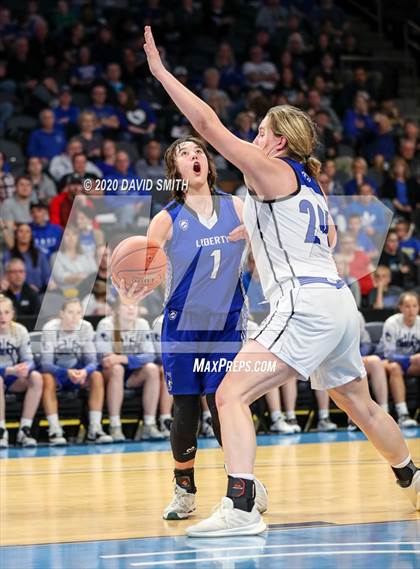 Thumbnail 3 in Liberty vs. Central (MSHSAA Class 5 Sectional) photogallery.