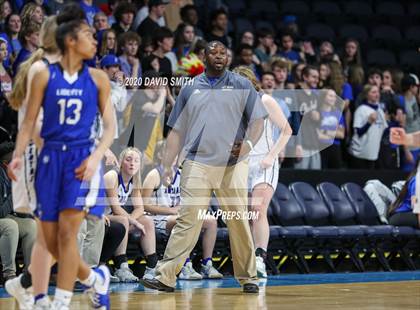 Thumbnail 1 in Liberty vs. Central (MSHSAA Class 5 Sectional) photogallery.