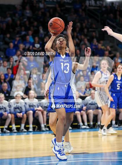 Thumbnail 2 in Liberty vs. Central (MSHSAA Class 5 Sectional) photogallery.