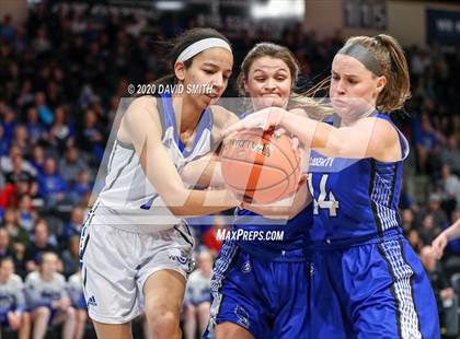 Thumbnail 2 in Liberty vs. Central (MSHSAA Class 5 Sectional) photogallery.