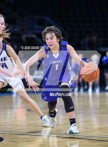 Thumbnail 2 in Liberty vs. Central (MSHSAA Class 5 Sectional) photogallery.