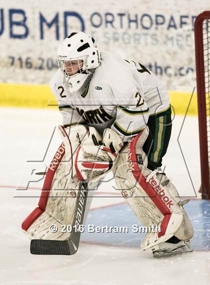 Thumbnail 3 in Williamsville North vs. Pittsford (NYSPHSAA Division 1 Regional Final) photogallery.