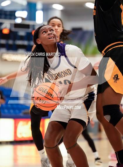Thumbnail 2 in Evans vs Academy of Richmond County (100 Black Men of Augusta Thanksgiving Classic) photogallery.