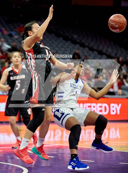 Thumbnail 1 in McFarland vs. Oakland (CIF State D3 Final) photogallery.