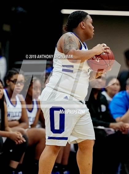 Thumbnail 3 in McFarland vs. Oakland (CIF State D3 Final) photogallery.