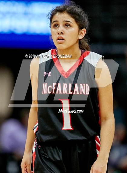 Thumbnail 2 in McFarland vs. Oakland (CIF State D3 Final) photogallery.