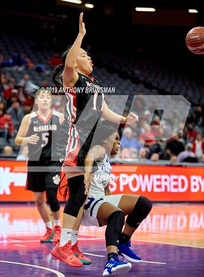 Thumbnail 2 in McFarland vs. Oakland (CIF State D3 Final) photogallery.