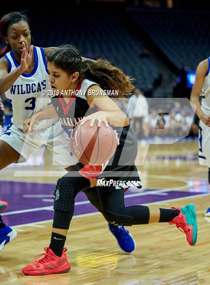 Thumbnail 2 in McFarland vs. Oakland (CIF State D3 Final) photogallery.