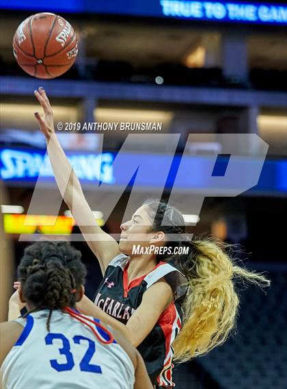 Thumbnail 3 in McFarland vs. Oakland (CIF State D3 Final) photogallery.