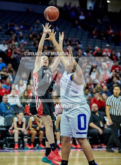 Thumbnail 1 in McFarland vs. Oakland (CIF State D3 Final) photogallery.