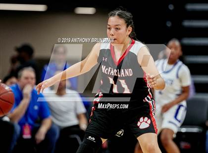 Thumbnail 2 in McFarland vs. Oakland (CIF State D3 Final) photogallery.