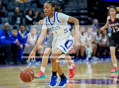 Thumbnail 3 in McFarland vs. Oakland (CIF State D3 Final) photogallery.