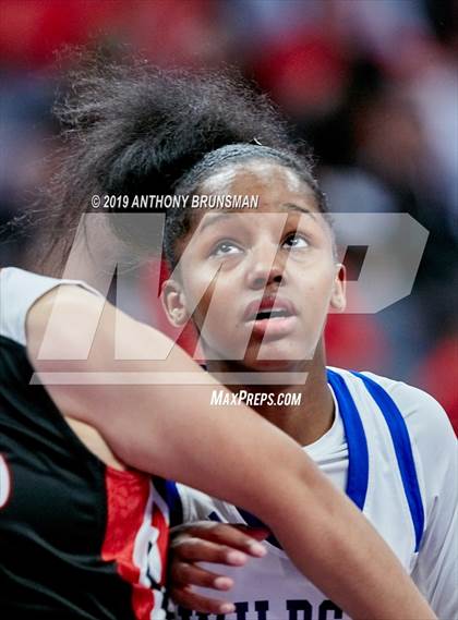 Thumbnail 2 in McFarland vs. Oakland (CIF State D3 Final) photogallery.