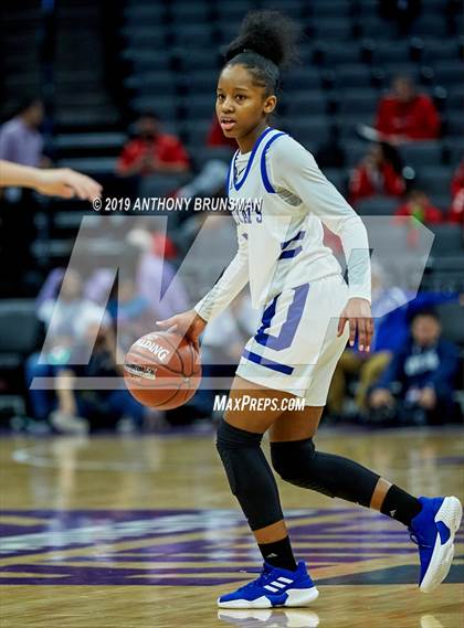 Thumbnail 2 in McFarland vs. Oakland (CIF State D3 Final) photogallery.