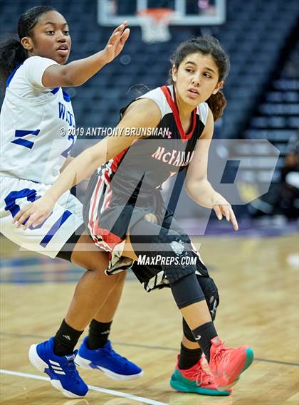 Thumbnail 2 in McFarland vs. Oakland (CIF State D3 Final) photogallery.