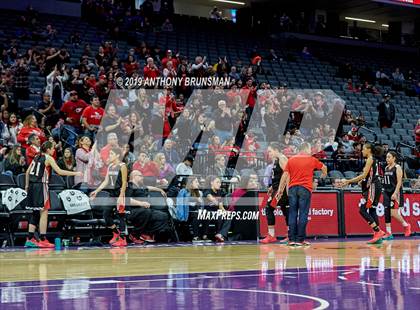 Thumbnail 1 in McFarland vs. Oakland (CIF State D3 Final) photogallery.