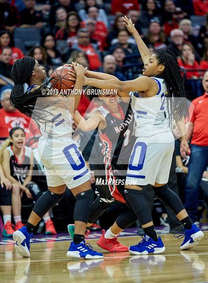 Thumbnail 1 in McFarland vs. Oakland (CIF State D3 Final) photogallery.