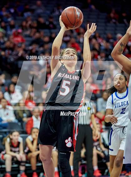 Thumbnail 1 in McFarland vs. Oakland (CIF State D3 Final) photogallery.