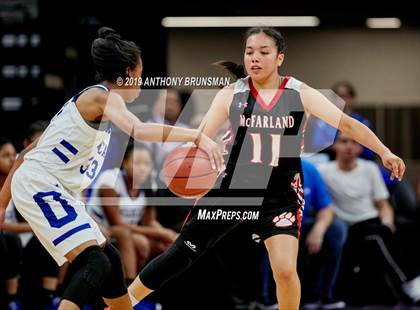 Thumbnail 3 in McFarland vs. Oakland (CIF State D3 Final) photogallery.