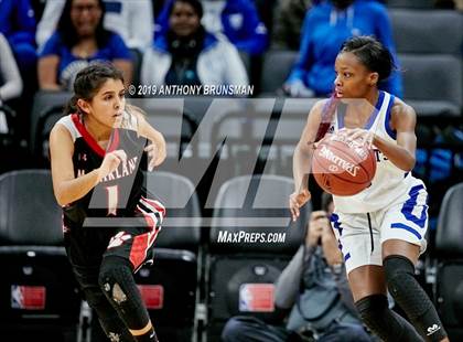 Thumbnail 3 in McFarland vs. Oakland (CIF State D3 Final) photogallery.