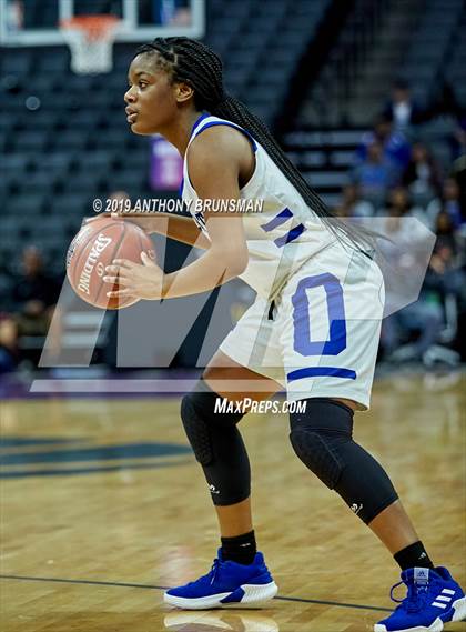 Thumbnail 3 in McFarland vs. Oakland (CIF State D3 Final) photogallery.