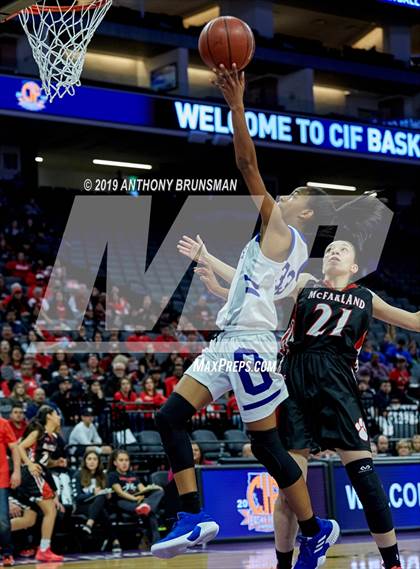 Thumbnail 3 in McFarland vs. Oakland (CIF State D3 Final) photogallery.