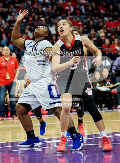 Thumbnail 3 in McFarland vs. Oakland (CIF State D3 Final) photogallery.