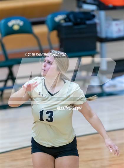 Thumbnail 2 in Lincoln Southeast vs. Norfolk photogallery.