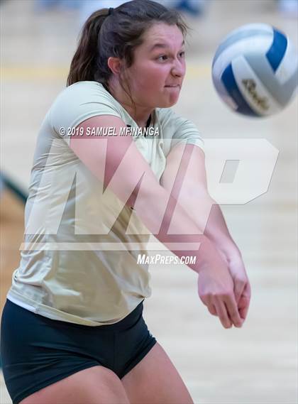 Thumbnail 1 in Lincoln Southeast vs. Norfolk photogallery.