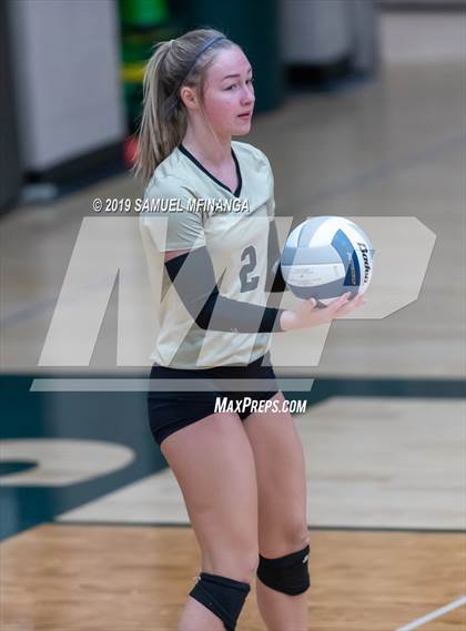 Thumbnail 3 in Lincoln Southeast vs. Norfolk photogallery.