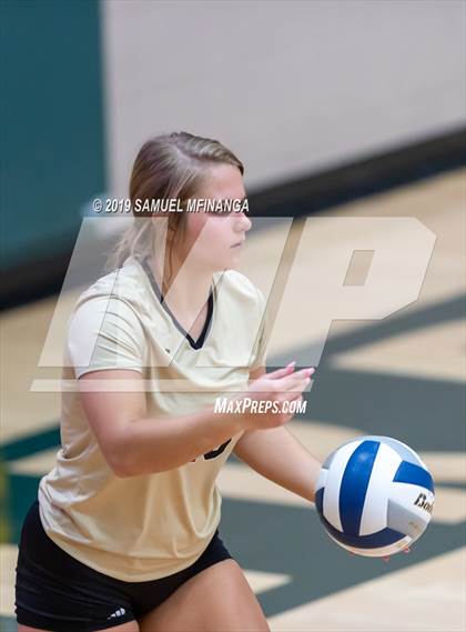 Thumbnail 2 in Lincoln Southeast vs. Norfolk photogallery.