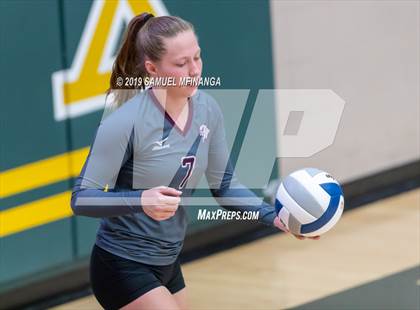 Thumbnail 2 in Lincoln Southeast vs. Norfolk photogallery.