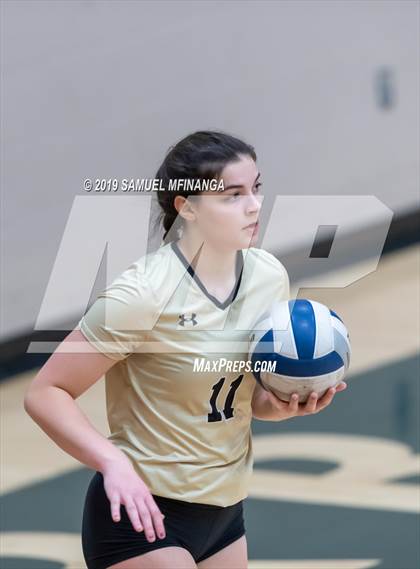 Thumbnail 3 in Lincoln Southeast vs. Norfolk photogallery.