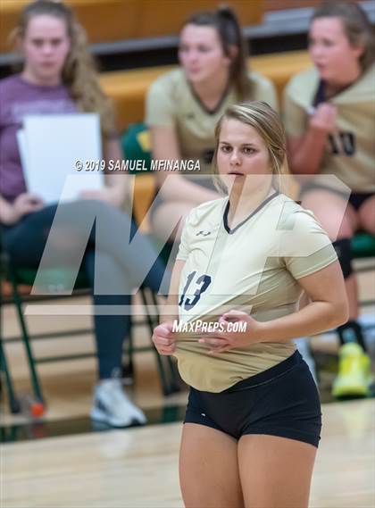 Thumbnail 3 in Lincoln Southeast vs. Norfolk photogallery.