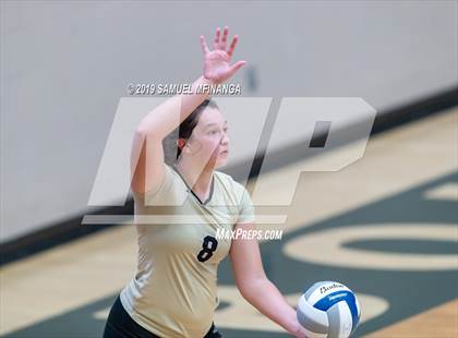 Thumbnail 3 in Lincoln Southeast vs. Norfolk photogallery.