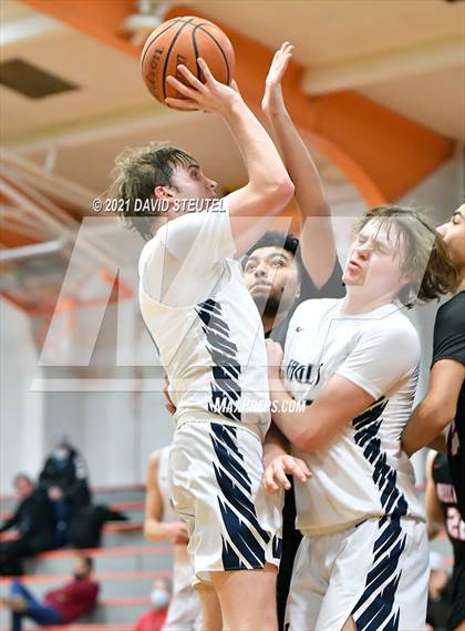 Thumbnail 2 in Bella Vista vs. Vista del Lago (Tiger Classic) photogallery.