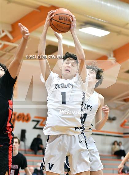 Thumbnail 2 in Bella Vista vs. Vista del Lago (Tiger Classic) photogallery.
