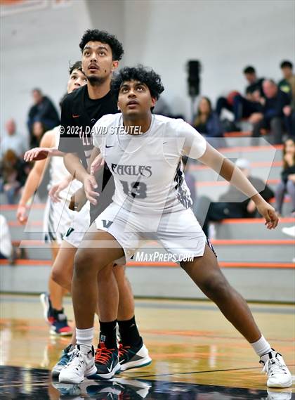 Thumbnail 2 in Bella Vista vs. Vista del Lago (Tiger Classic) photogallery.