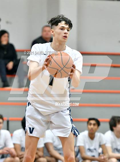 Thumbnail 3 in Bella Vista vs. Vista del Lago (Tiger Classic) photogallery.
