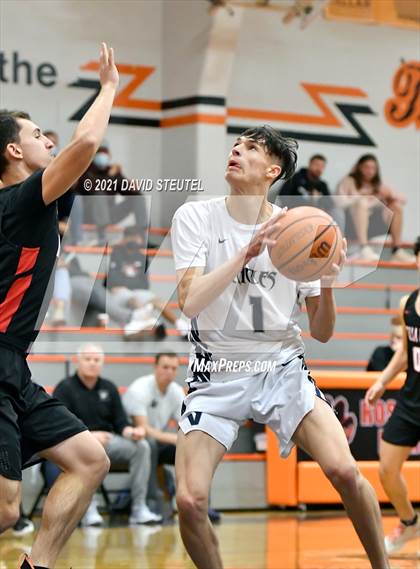 Thumbnail 3 in Bella Vista vs. Vista del Lago (Tiger Classic) photogallery.