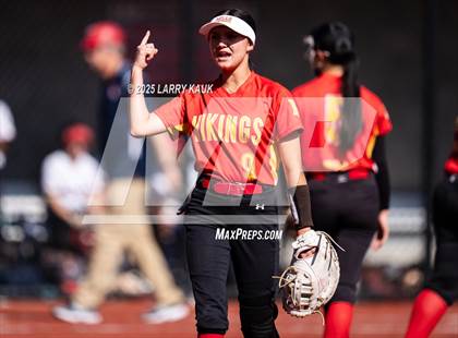 Thumbnail 1 in Saratoga vs Mills (CIF CCS D1 Quarterfinal) photogallery.
