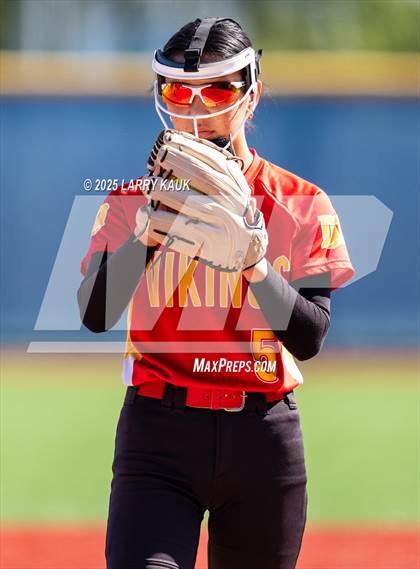 Thumbnail 1 in Saratoga vs Mills (CIF CCS D1 Quarterfinal) photogallery.