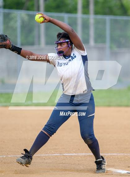Thumbnail 1 in Colgan @ Potomac photogallery.